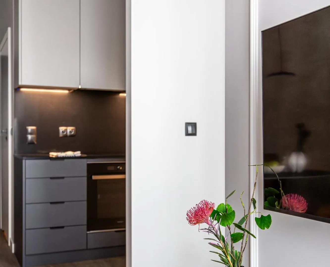 Chronos Apartamenty Studio Z Klimatyzacja Na Warszawskiej Woli Od Renters Prestige Varšava Apartmán